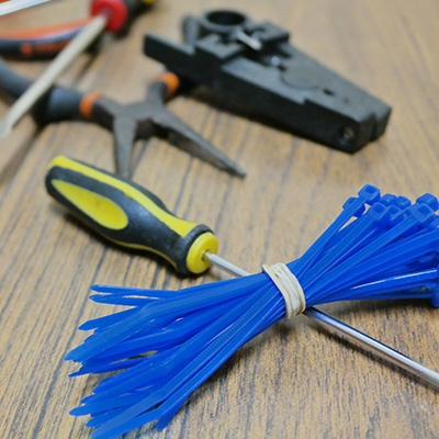 Családi ház homlokzatának felújítása állványról